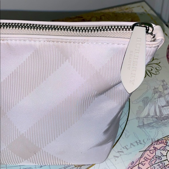 AUTHENTIC BURBERRY BEAUTY POUCH/MAKEUP BAG - Picture 2 of 3